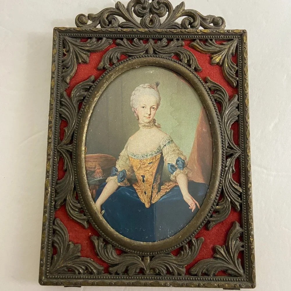 Vintage Retro Openwork Metal Picture Frame Lady Victorian era Italy